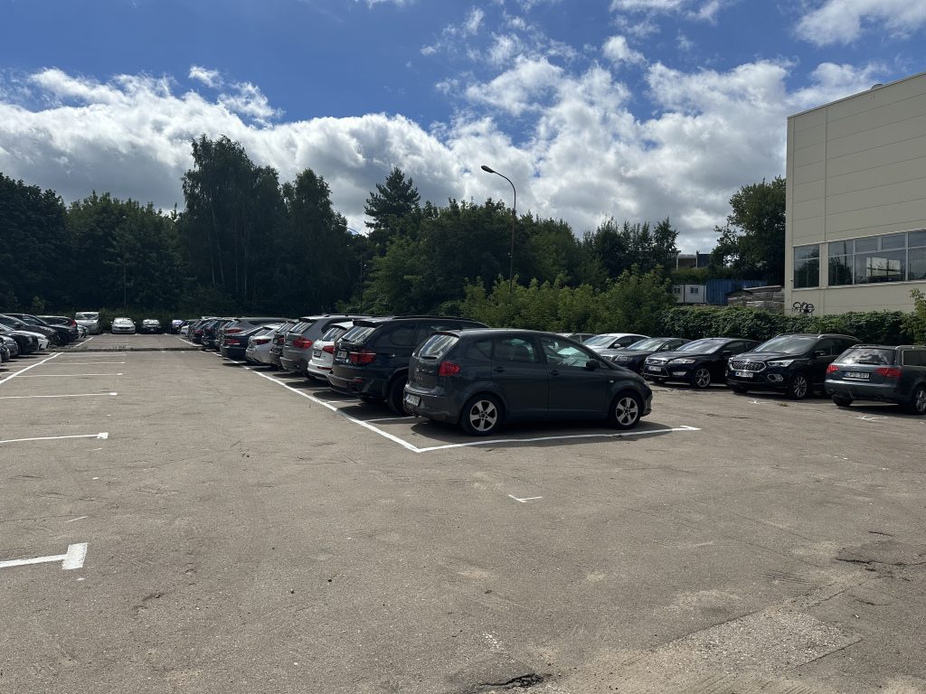 Parkavimo verslas prie Vilniaus Oro Uosto