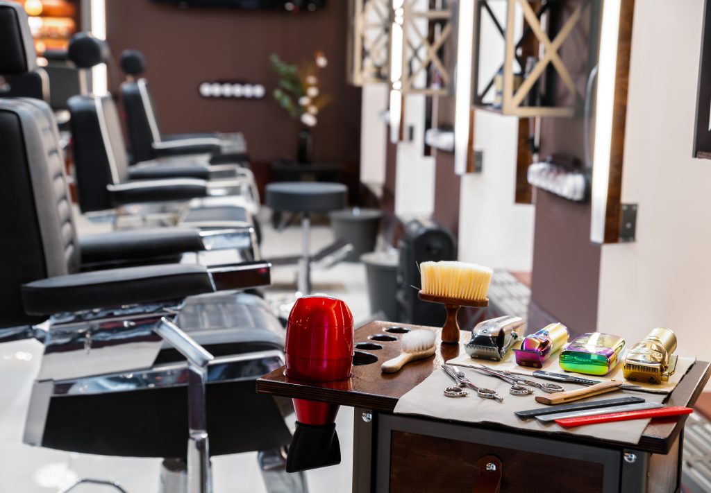 PARDUODAMS vyru kirpimo salonas / BARBERSHOPAS