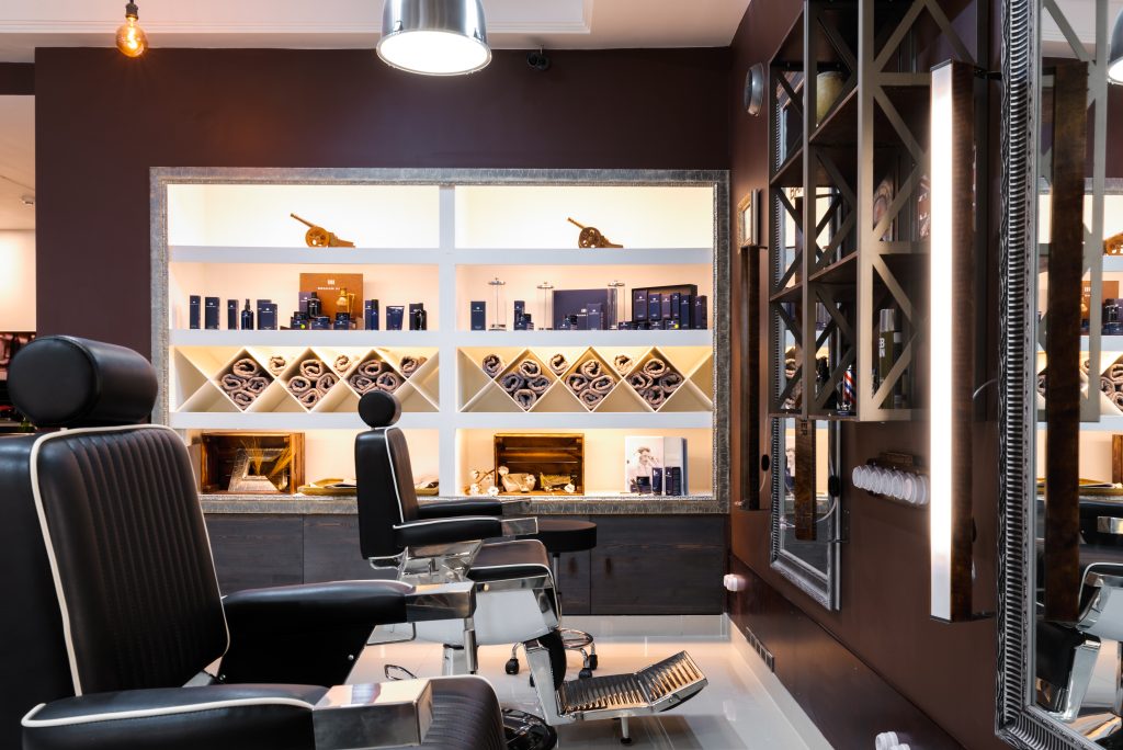 PARDUODAMS vyru kirpimo salonas / BARBERSHOPAS