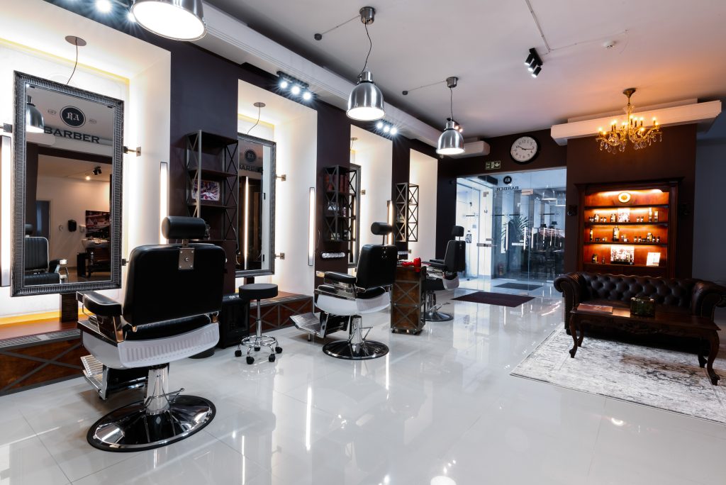 PARDUODAMS vyru kirpimo salonas / BARBERSHOPAS