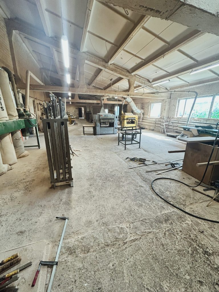Parduodamos 2 pelningai veikiančios gamybinės įmonės kartu su pastatais ir žeme Klaipėdos rajone (Kretingalė)