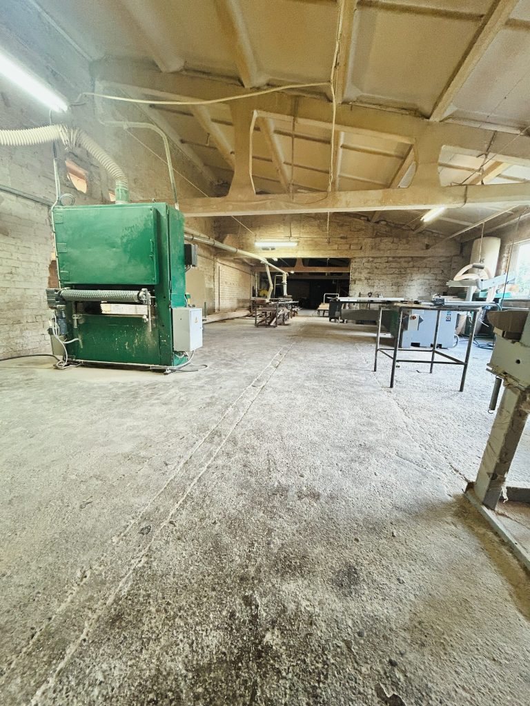 Parduodamos 2 pelningai veikiančios gamybinės įmonės kartu su pastatais ir žeme Klaipėdos rajone (Kretingalė)