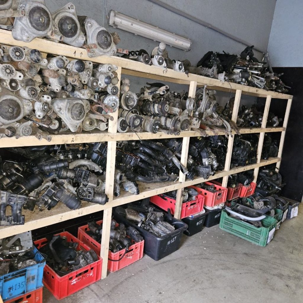 PARDUODAMA NAUDOTŲ AUTODETALIŲ ĮMONĖ ARBA TIK AUTO-DALYS (~7500 VNT., VERTĖ ~150 000 EUR)